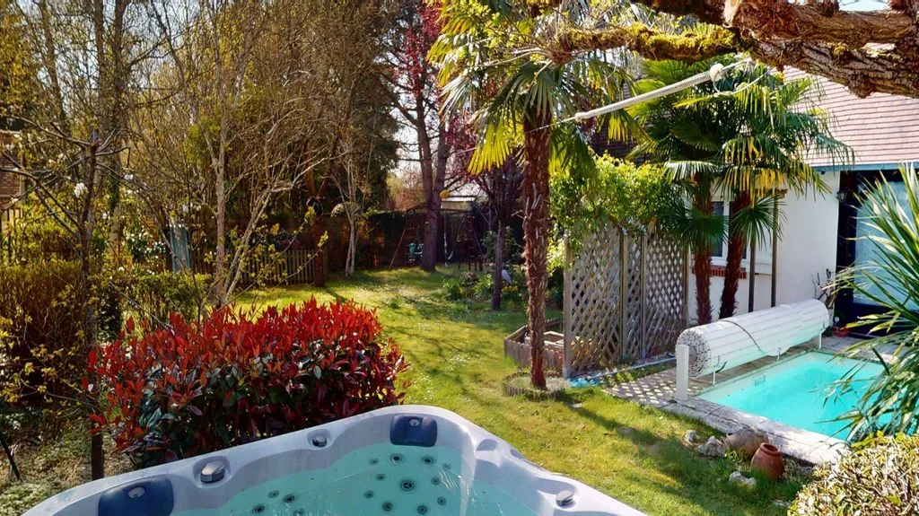 Giardino - Elegant House with Pool in Saint-Denis-En-Val