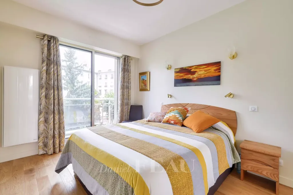 Bedrooms - 2-Bed Apartment with Balconies in Daumesnil