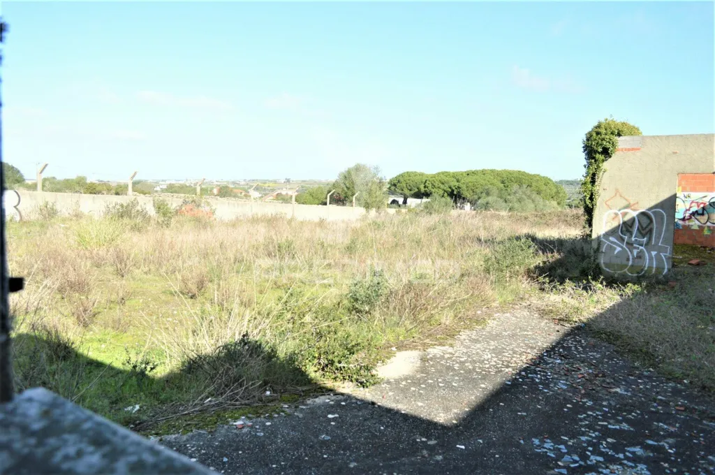 Garden - Urban Plot with Construction Potential in São João das Lampas