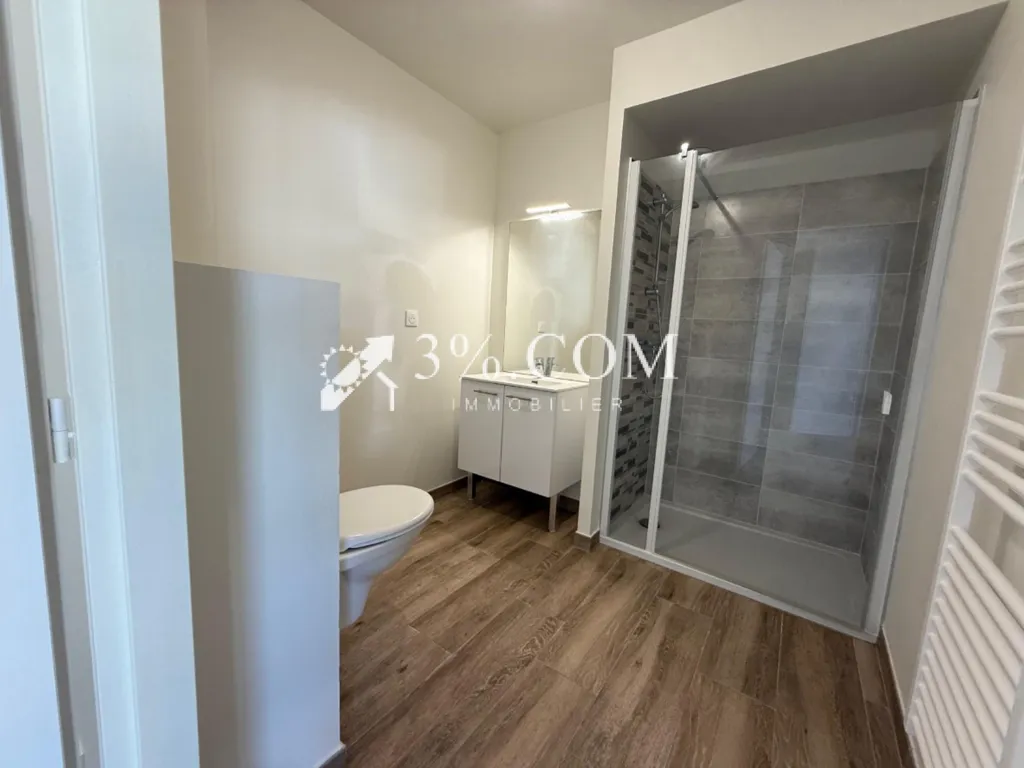 Salles de bain - Appartement T1 avec Parking à Royan Pontaillac
