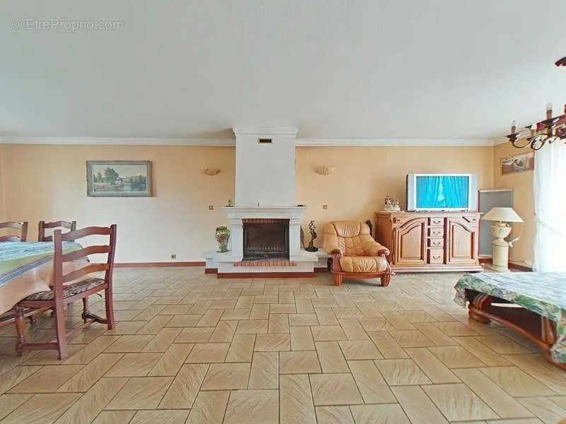 Maison 5 pièces à Metzeresche