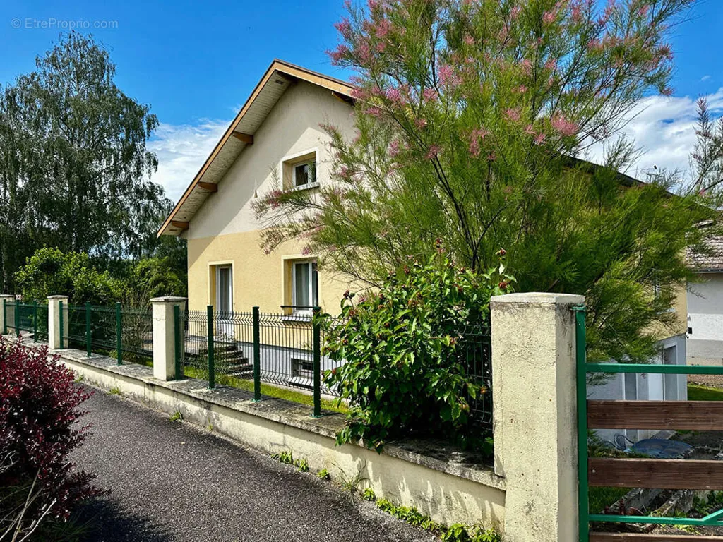 Maison 4 pièces à Charmes