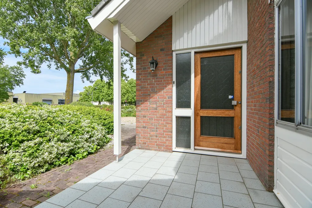 Välivaade - Villa with Garden on Spacious Plot in Hoofddorp