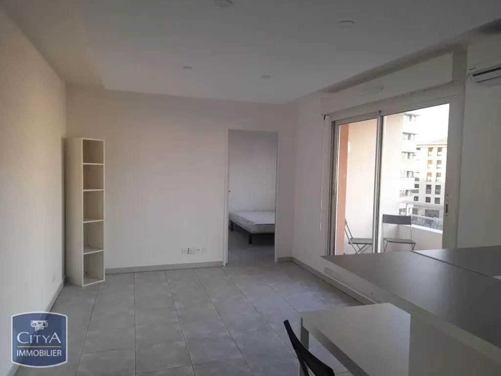 Chambres - Appartement meublé avec balcon au centre d'Aix-en-Provence