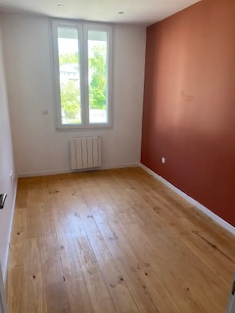 Pièces - Maison rénovée avec cour à Elbeuf
