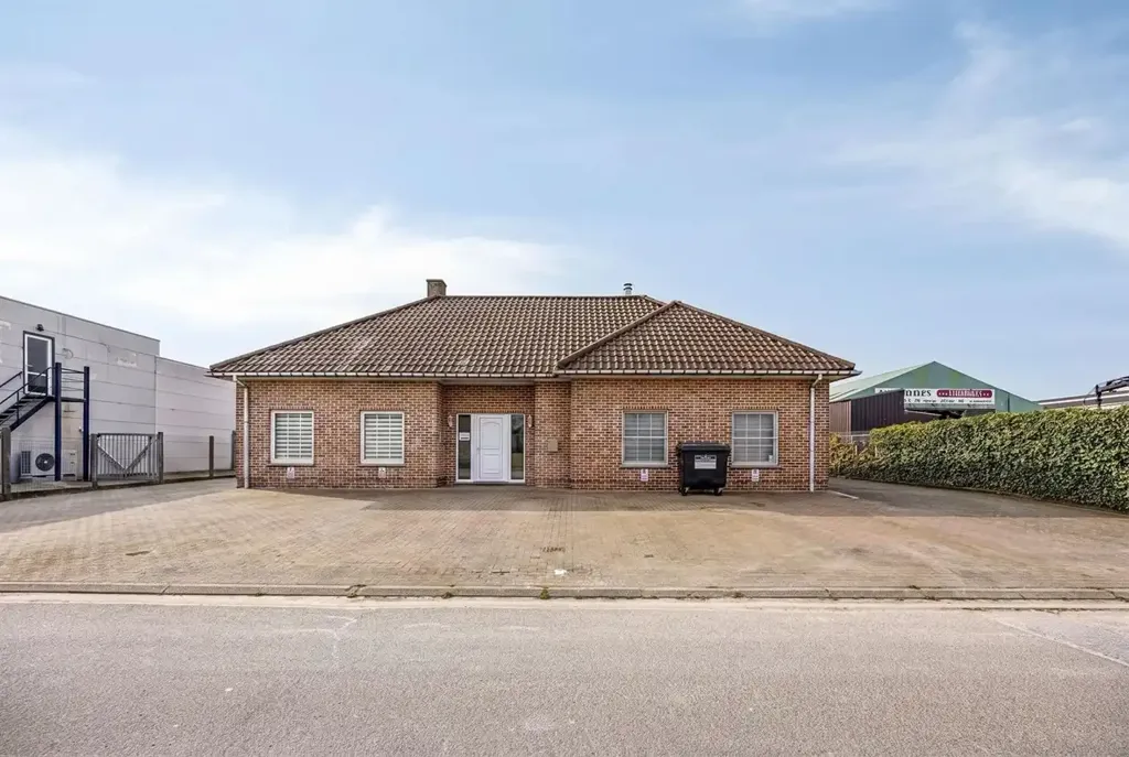 Esterno - Warehouse with Loft and Office in Liedekerke