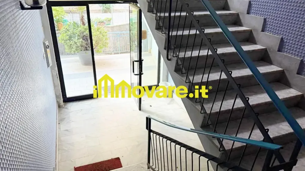 Pièces - Spacious Apartment with Triple Exposure in Bari