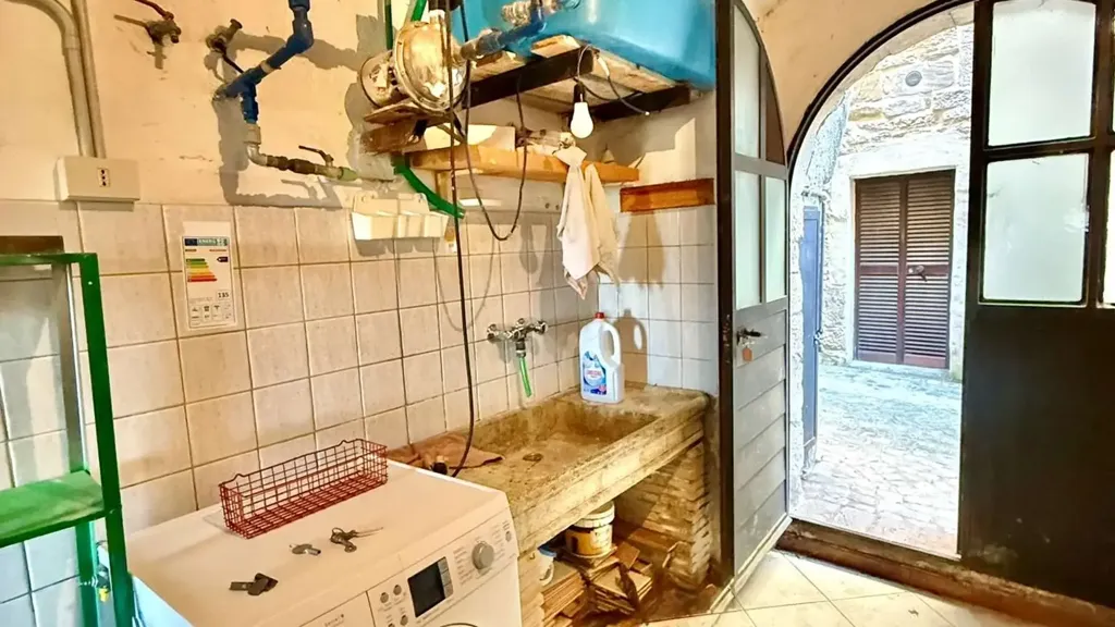 Buanderie - Rustic Apartment with Panoramic View in Baschi