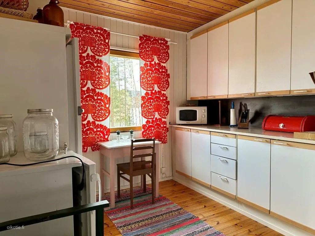 Kitchen - Detached House with Lake View in Sysmä