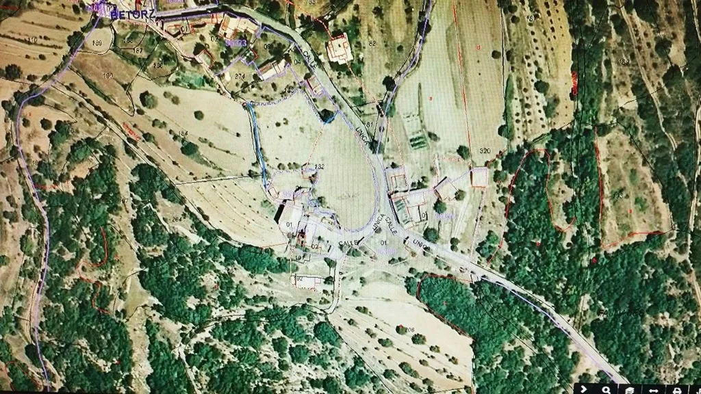 Õhuvaade - Urban Land Plot with Mountain Views in Bárcabo
