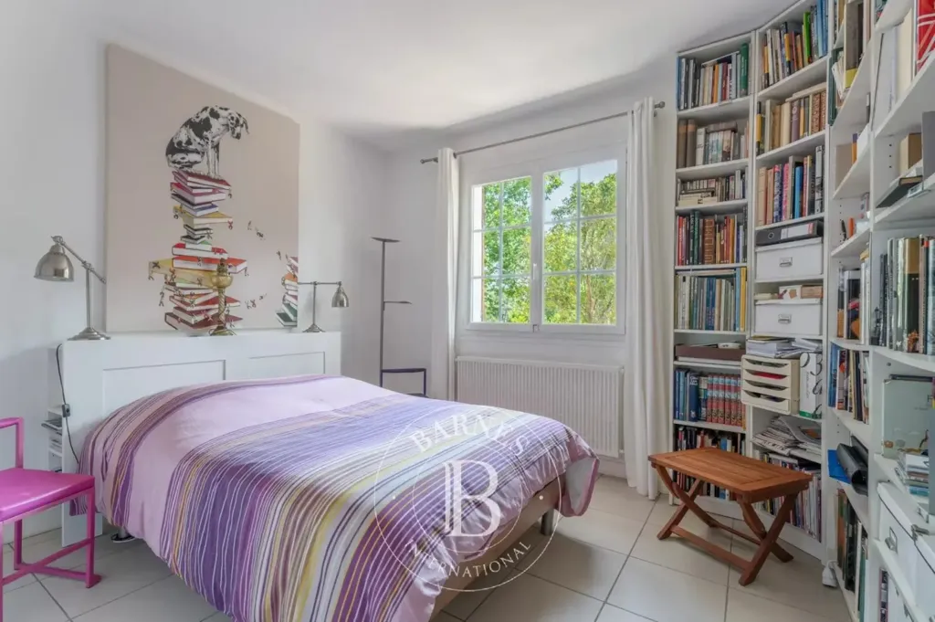 Bedrooms - Forest-Edge House with Pool near Arcachon