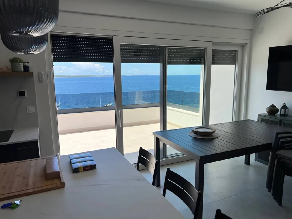 Sala da pranzo - Penthouse with Sea View in Kolan