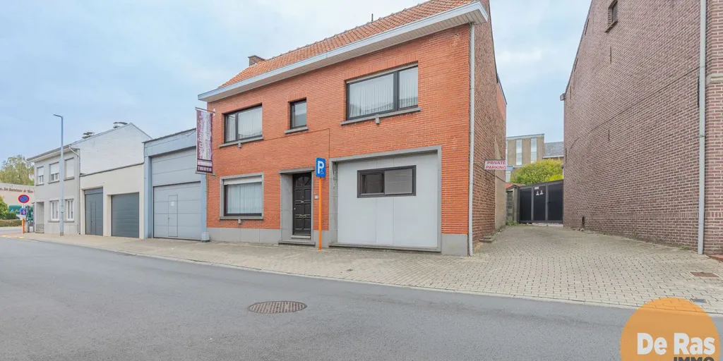 Extérieur - Propriété Mixte avec Garage Spacieux à Mere