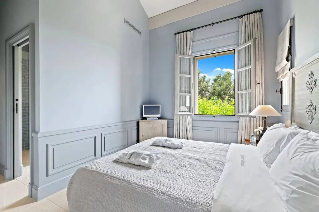Bedrooms - Luxury Villa with Heated Pool in Cap d'Antibes