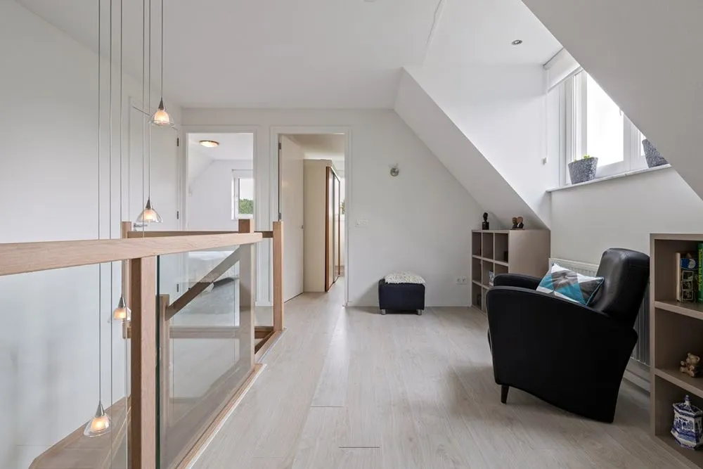 Esik - Eco-Friendly Villa with Solar Panels in Venlo