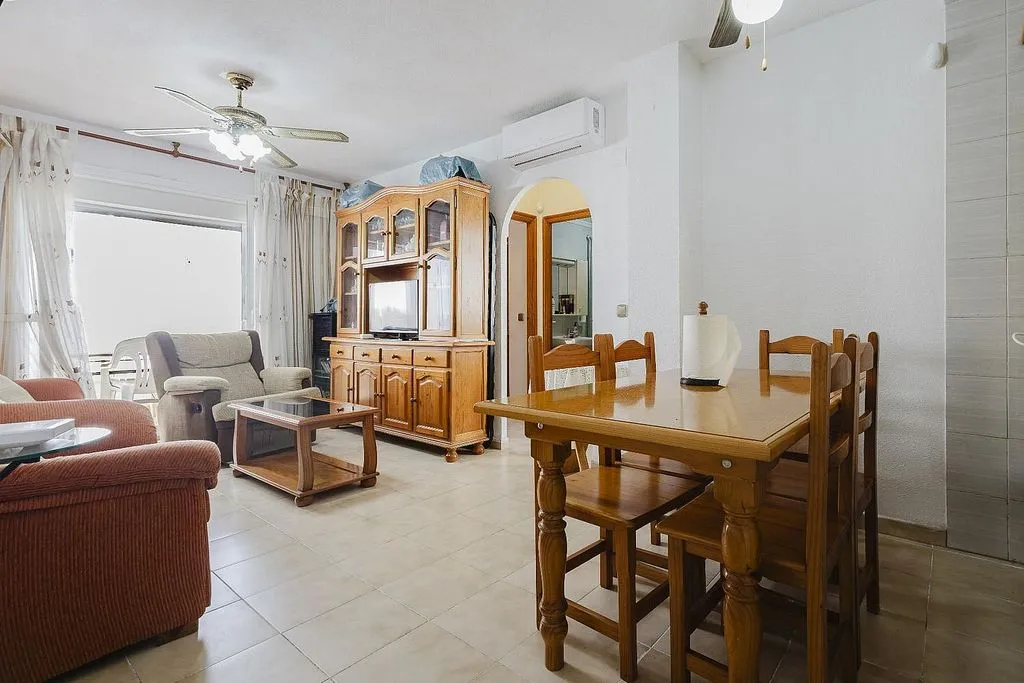 Salle à manger - Penthouse with Pool near Acequión Beach