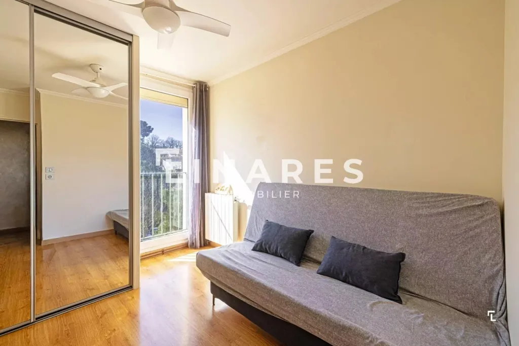 Magamistoad - Bright Apartment with Balcony in Aubagne Centre