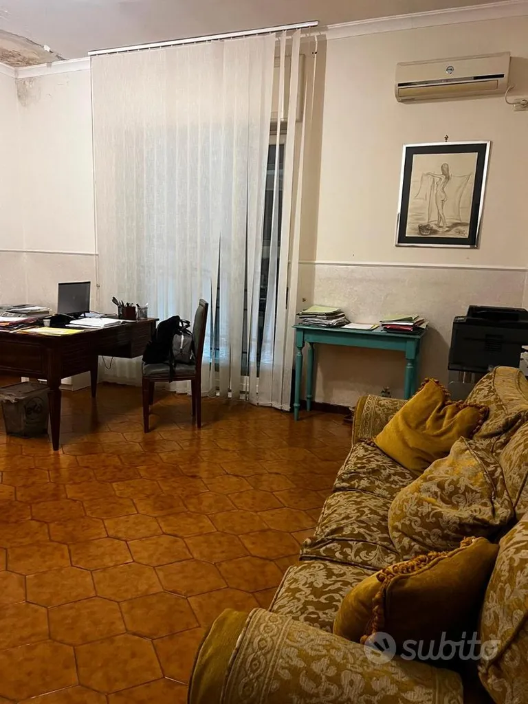 Elutuba - Professional Studio with Balcony near Chiaiano