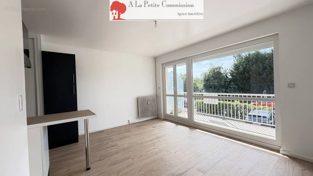 Toad - Renovated Studio with Balcony in Luisant