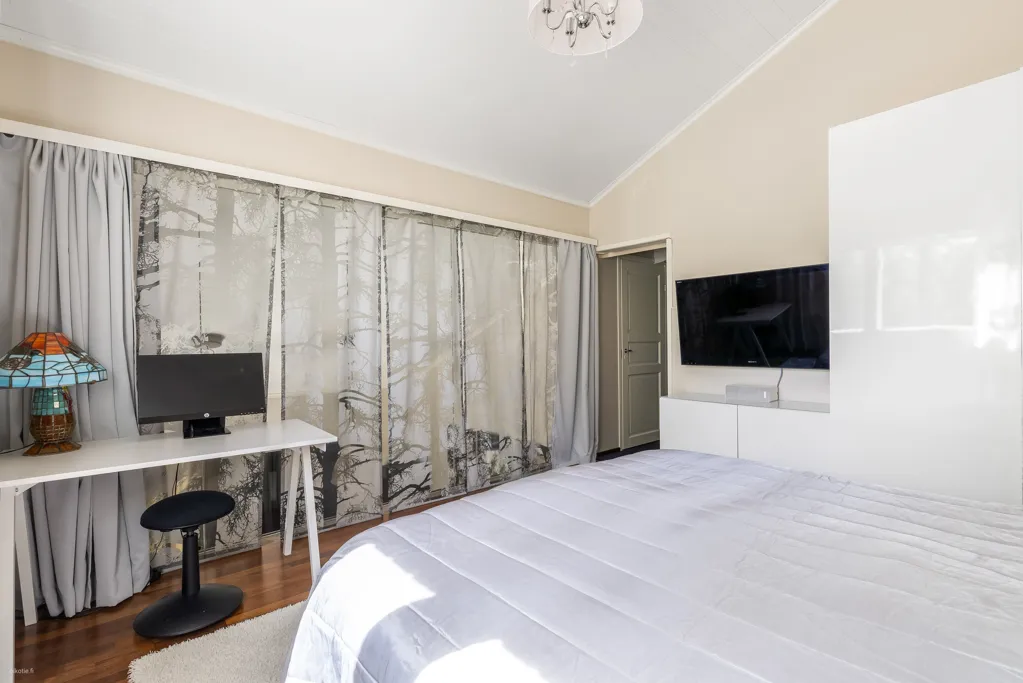 Chambres - Modernised Apartment with Sauna in Leppävaara, Espoo