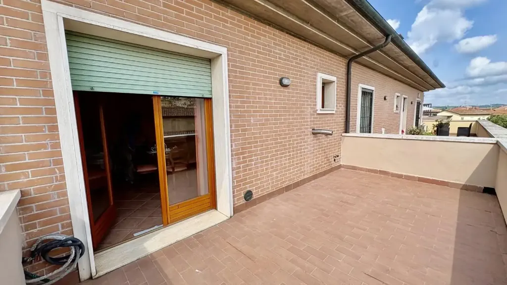 Balcon - Bright Bilocale with Terrace in Castelfiorentino