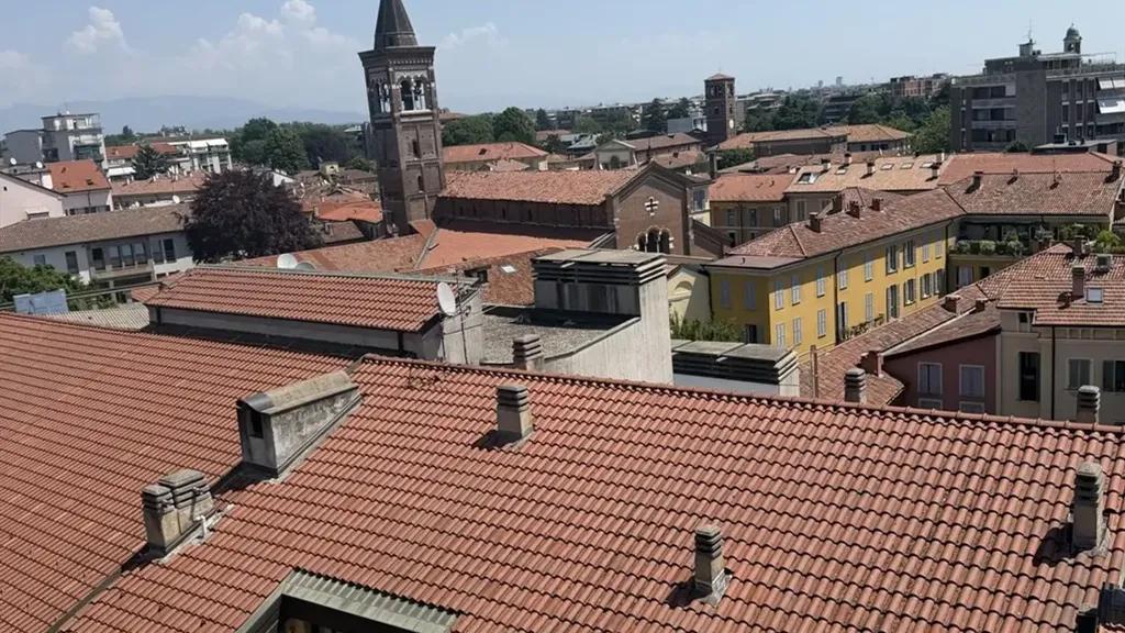 Välivaade - Rearranged Apartment with Balcony in Monza