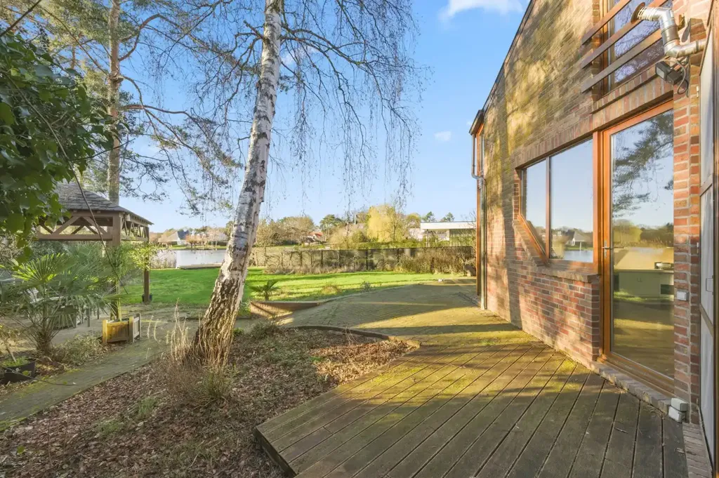 Terrazza - Architectural House with Water View in Keerbergen