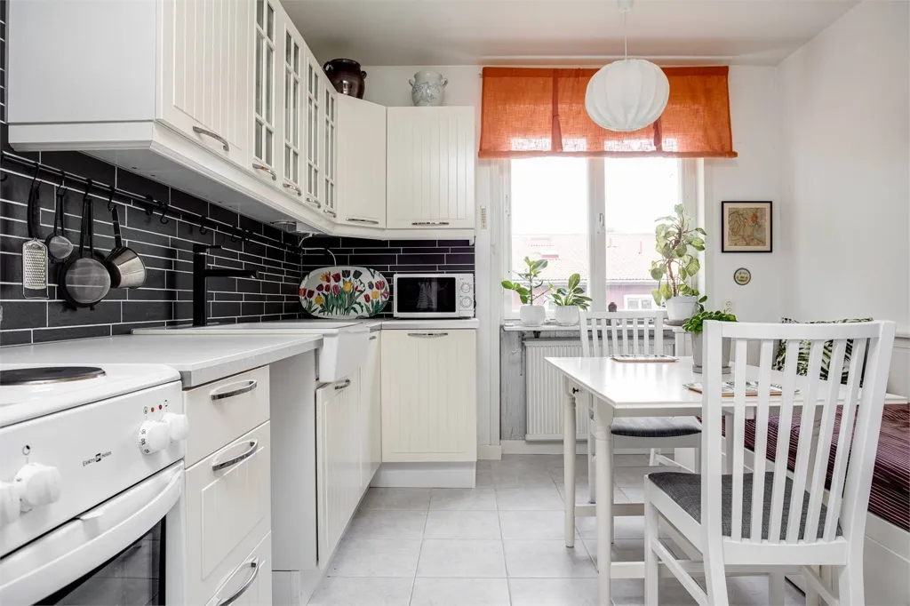 Köök - Bright 1-Bedroom Flat in Central Nora