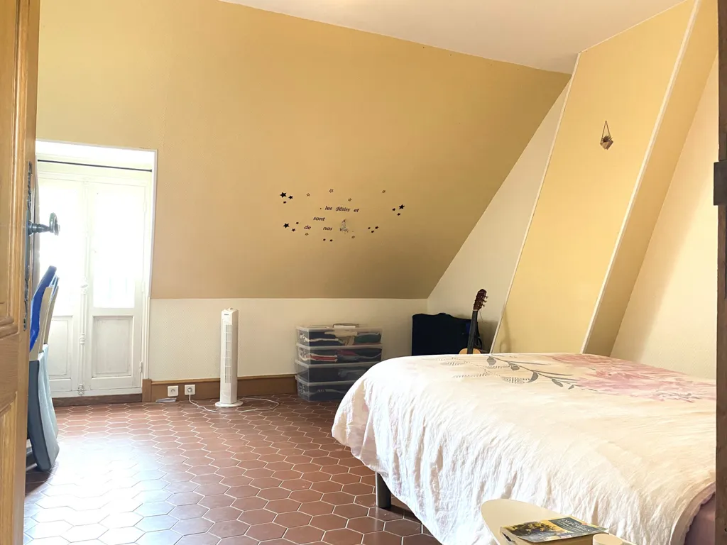 Maison 10 pièces à Courtenay