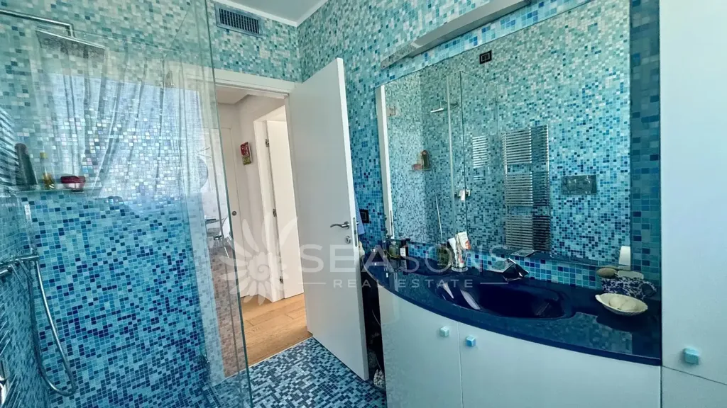 Bagni - Apartment with Panoramic Sea View in Jesolo Lido