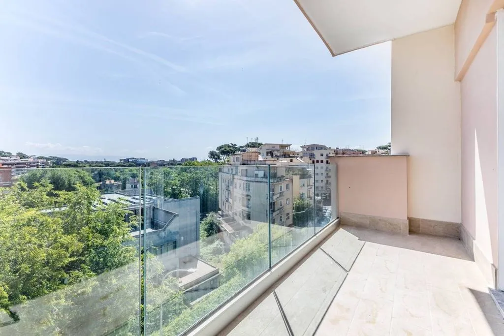 Balcon - Luxury Penthouse with South Exposure in Rome