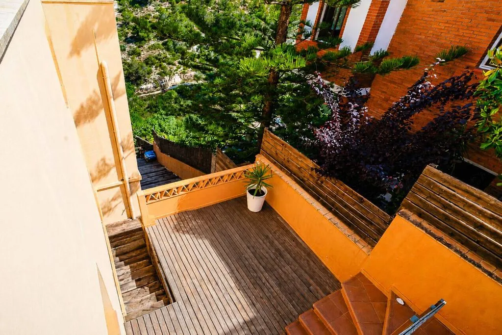 Balcon - Contemporary 5-Bedroom House with Pool in Sitges