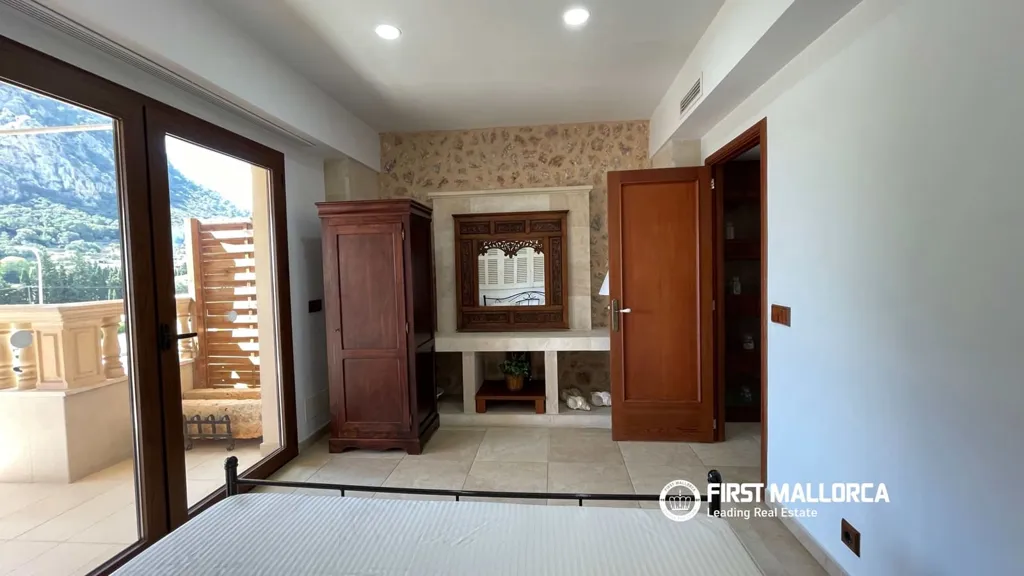 Bedrooms - Furnished Apartment with Mountain View in Pollensa