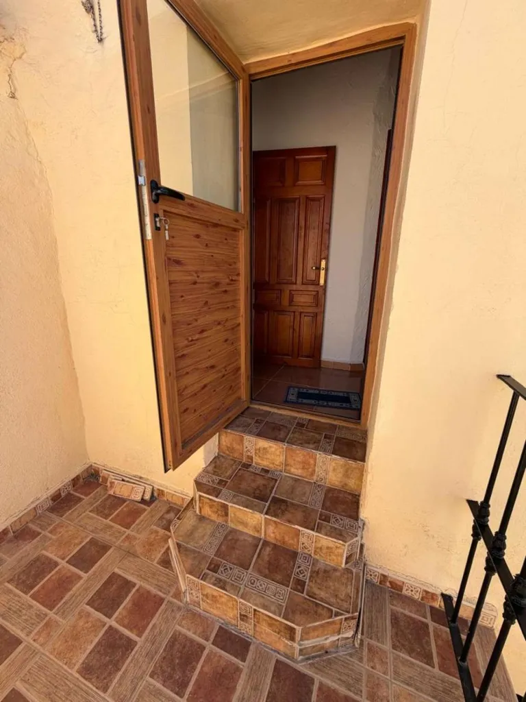 Entrée - 3-Bedroom House with Mountain Views in Oria