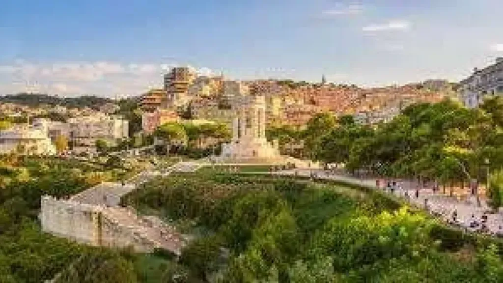 Spacious Apartment with Balcony in Ancona