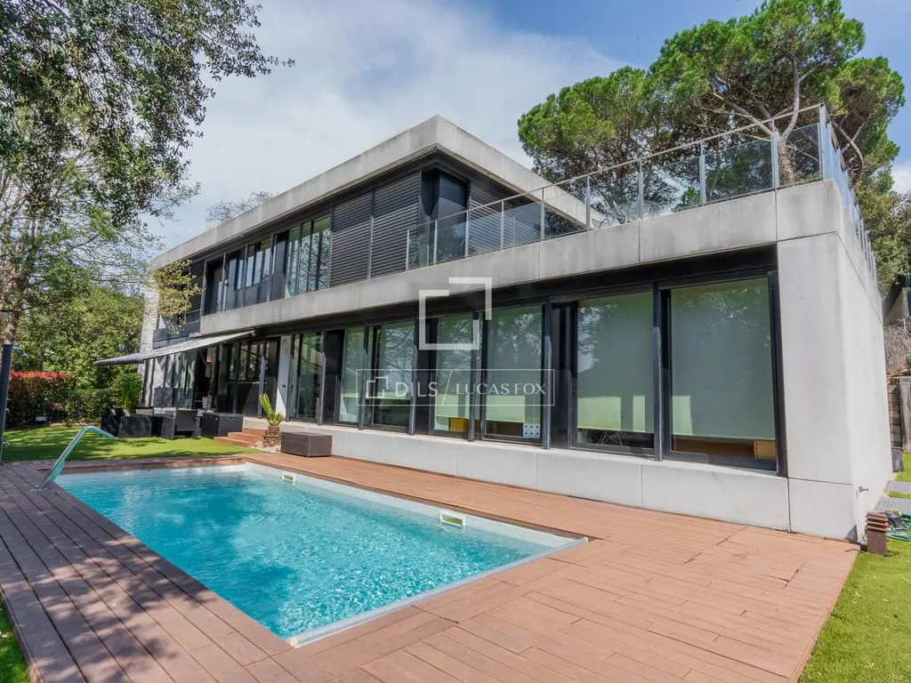 Bassein - Luxury Villa with Pool in Girona