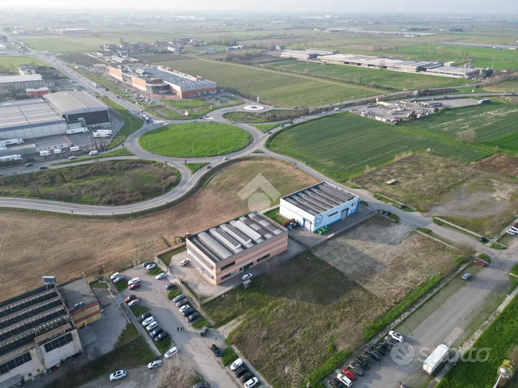 Õhuvaade - Urbanised Land with Edificable Space in Bassano Bresciano