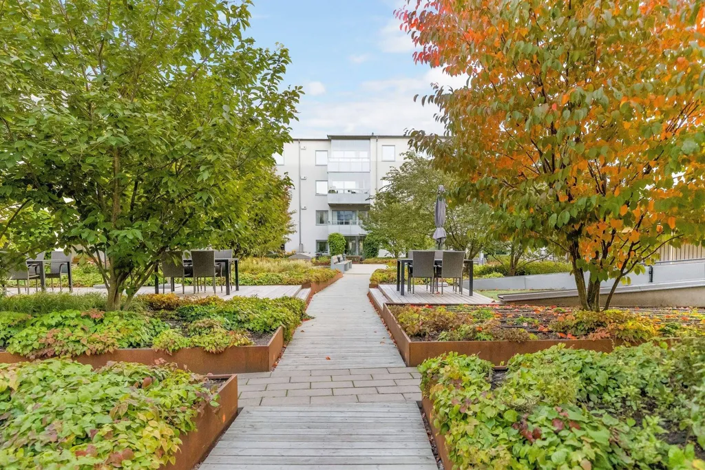 Garden - Stylish Apartment with Balcony in Södra Ekkällan