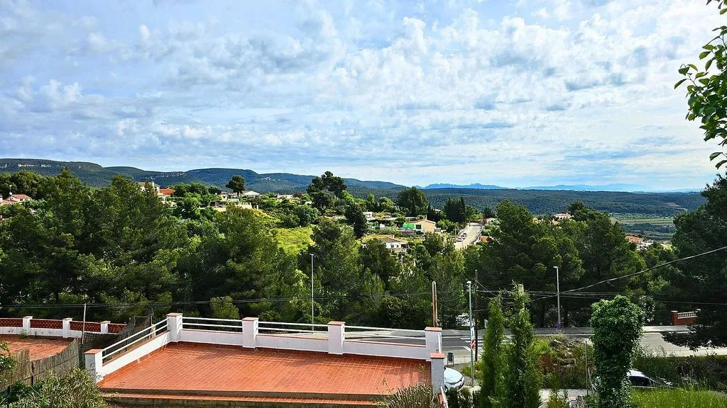 Aed - Reformed Chalet with Mountain Views in Torrelles de Foix