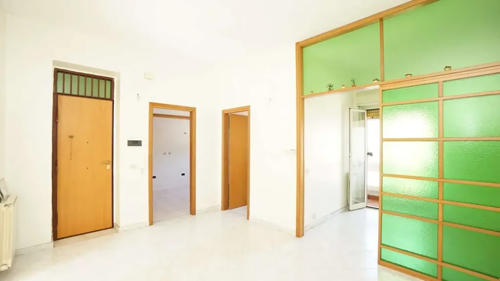 Esik - 2-Bedroom Apartment with Balcony in Messina
