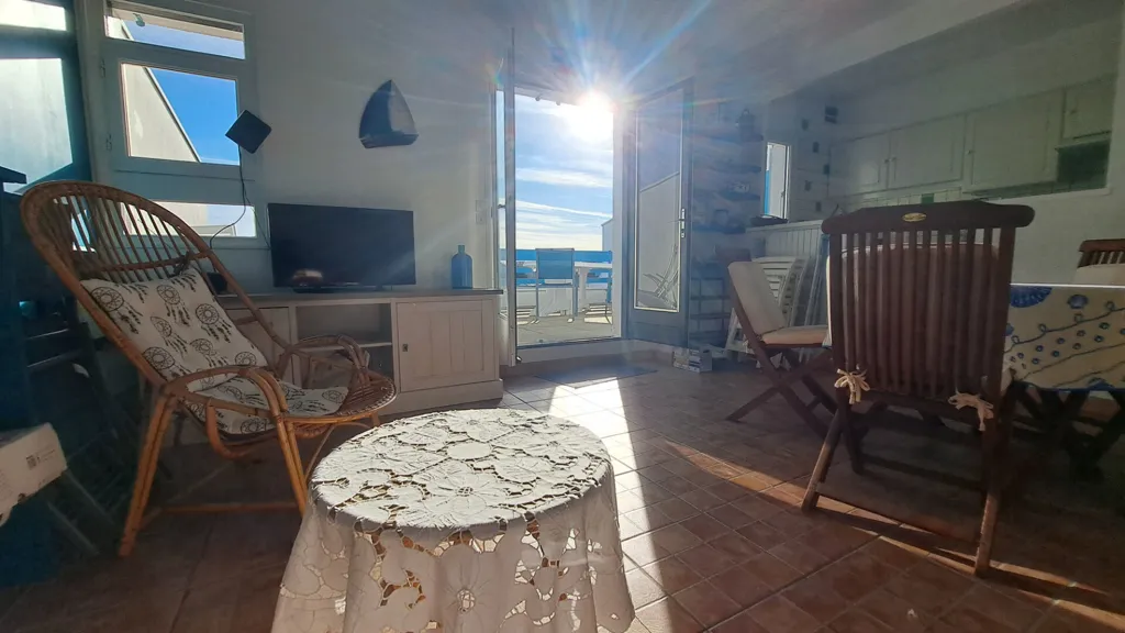 Terraza - 3-Bed Apartment with Sea View in Saint Palais-sur-Mer