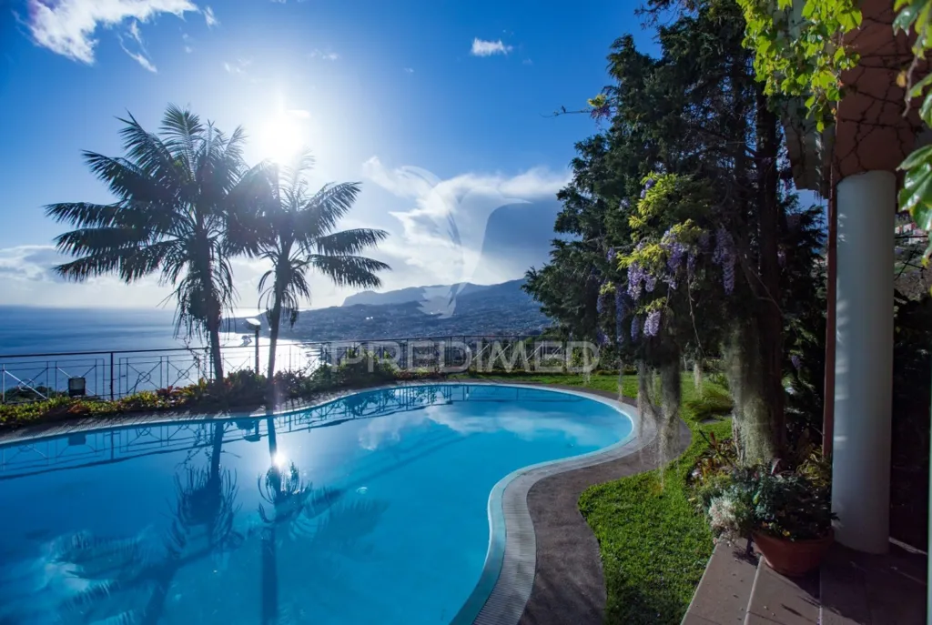 Bassein - Luxury Villa with City View in Funchal