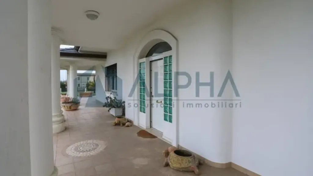 Terrasse - Luxury Villa with Private Garden in Cesena