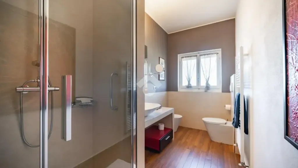 Salles de bain - Apartment with Panoramic View in Castello Di Brianza