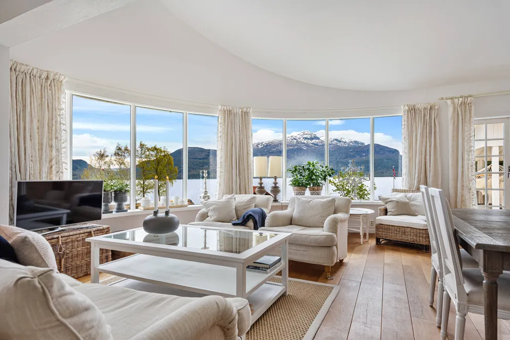 Séjour - Two-Property Retreat with Sea View in Vikedal
