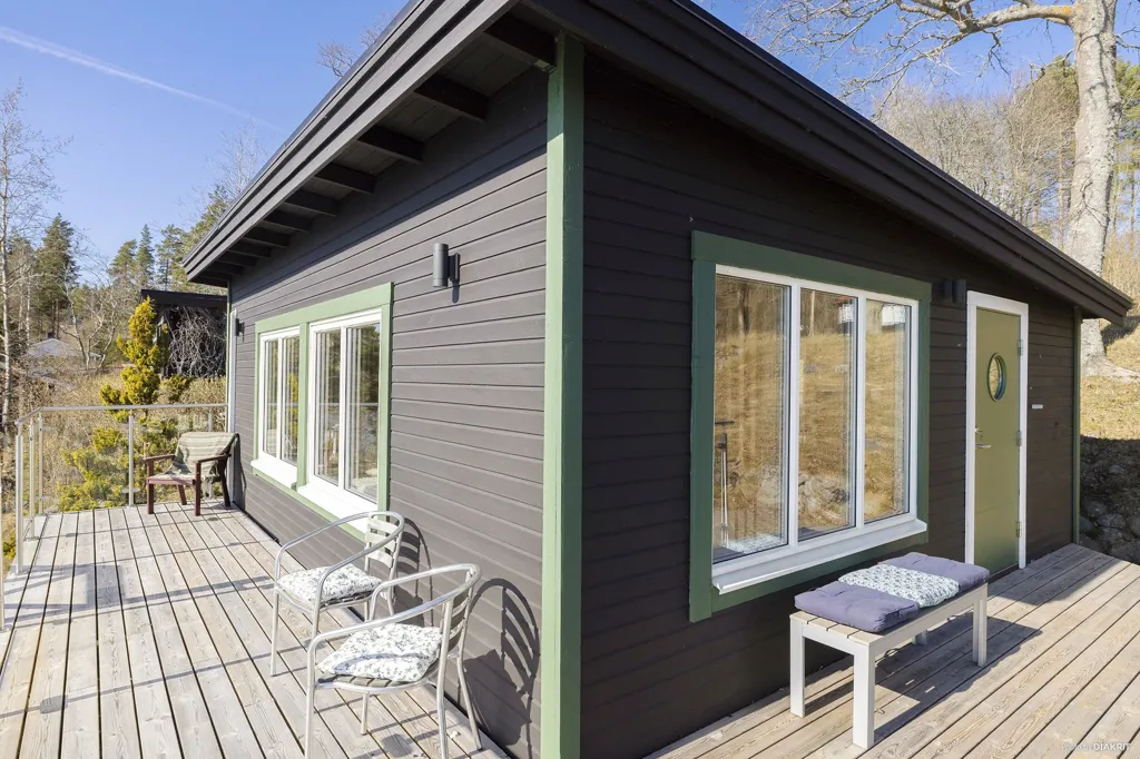 Välivaade - Renovated Lakeside Holiday Home in Linköping