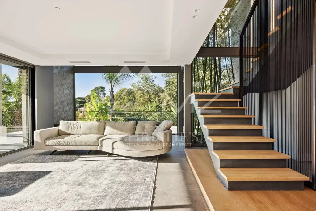 Pièces - Villa Contemporaine avec Vue Mer près de Cannes
