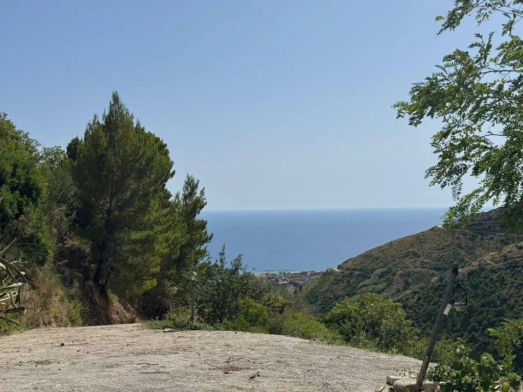 Aed - Luxury Villa with Sea Views in Serramezzana
