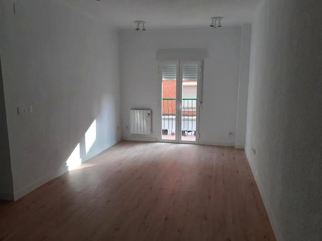 Toad - Modern Flat with Garden View in Usera