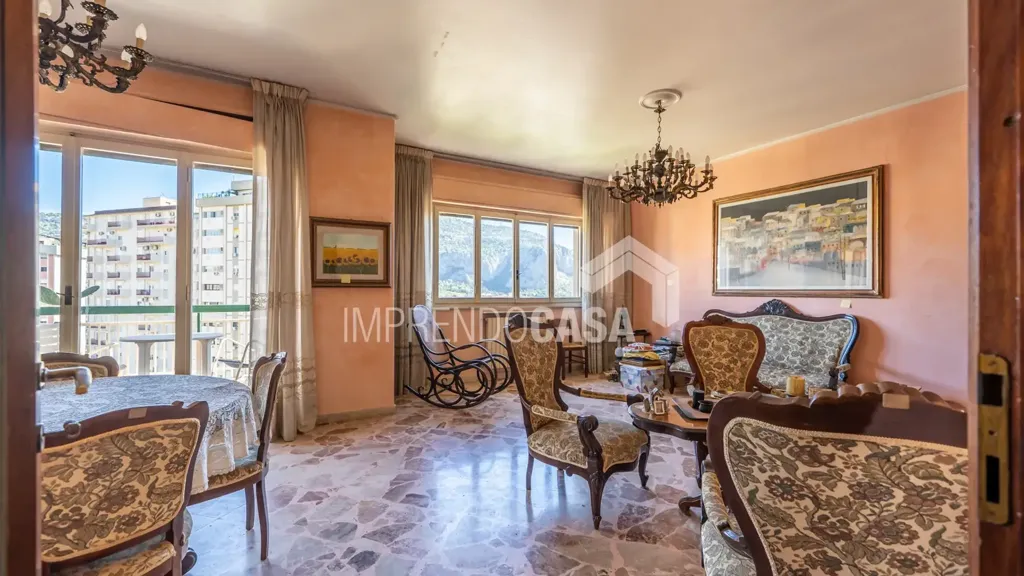 Salle à manger - Panoramic Penthouse with Terrace in Palermo